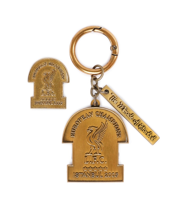 LFC Istanbul 2005 Badge &amp; Keyring Set