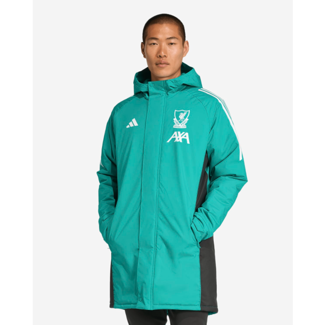 jv9001_3_apparel_on_model_stan