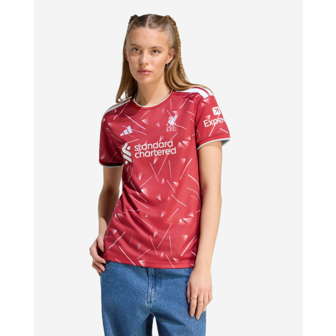 kb8256_3_apparel_on_model_stan
