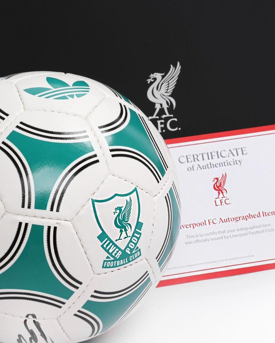 LFC サイン入り 25/26 スクワッドフットボール