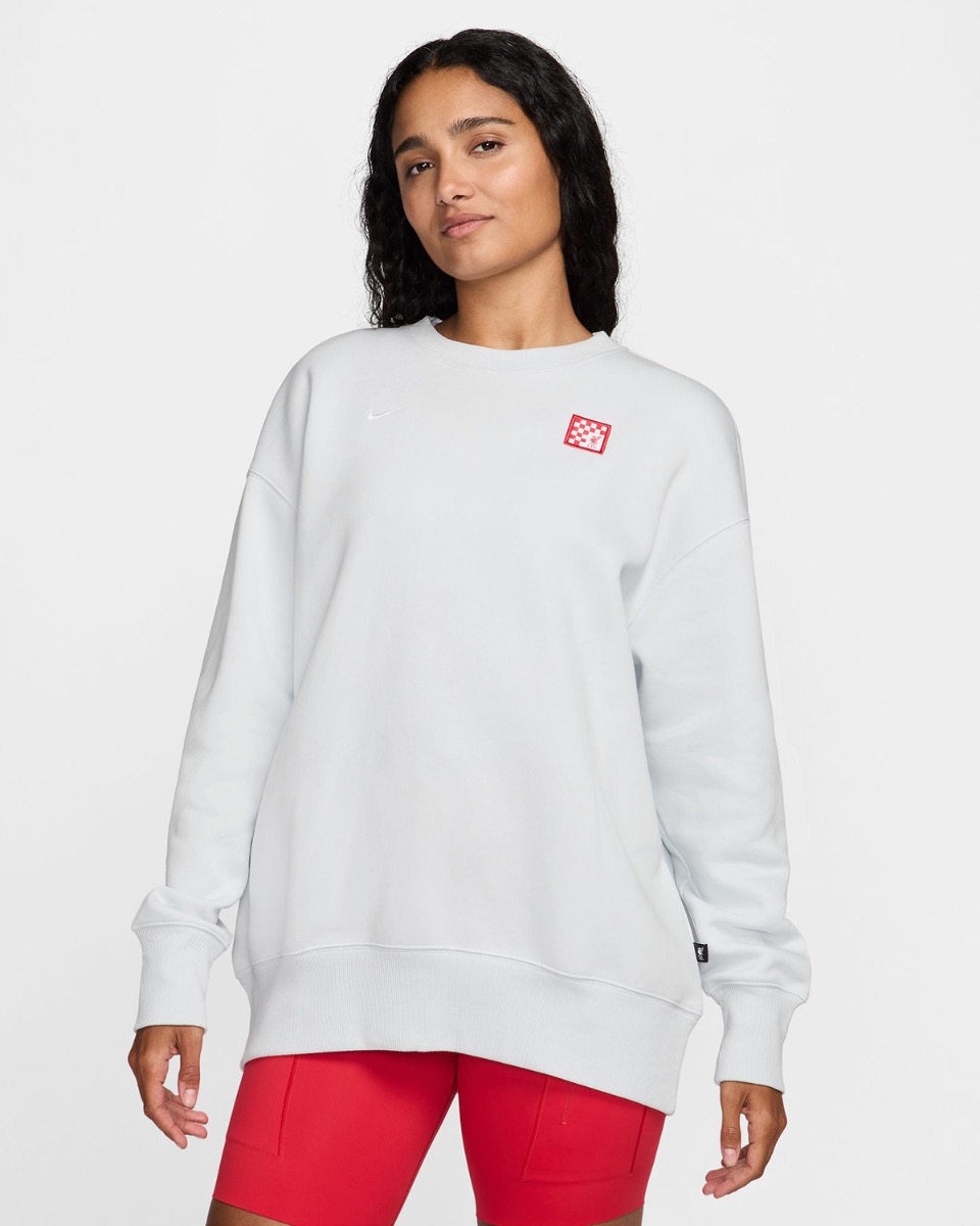 Nike classic crew sweatshirt discount