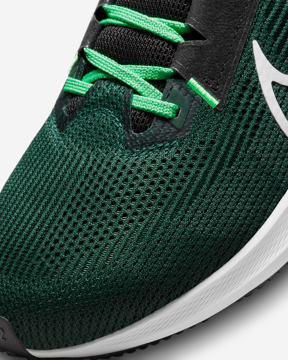 LFC Nike Zoom Pegasus 40 Trainers