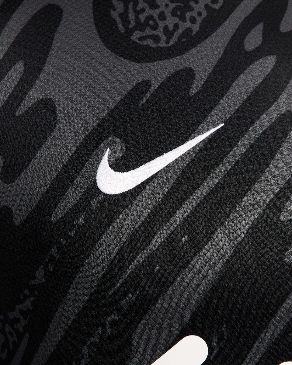 LFC Nike メンズ 24/25 ブラックゴールキーパースタジアムジャージ